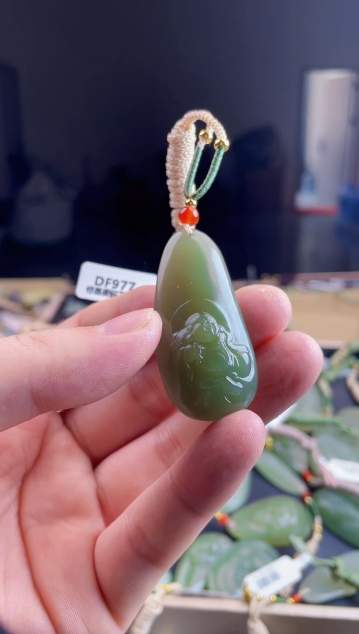 颈饰未镶嵌和田玉1