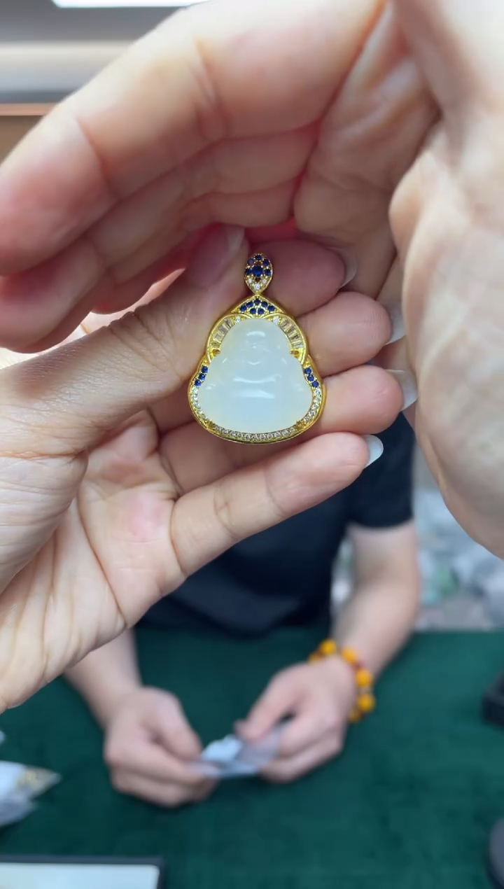 和田玉未镶嵌颈饰多样性发一件