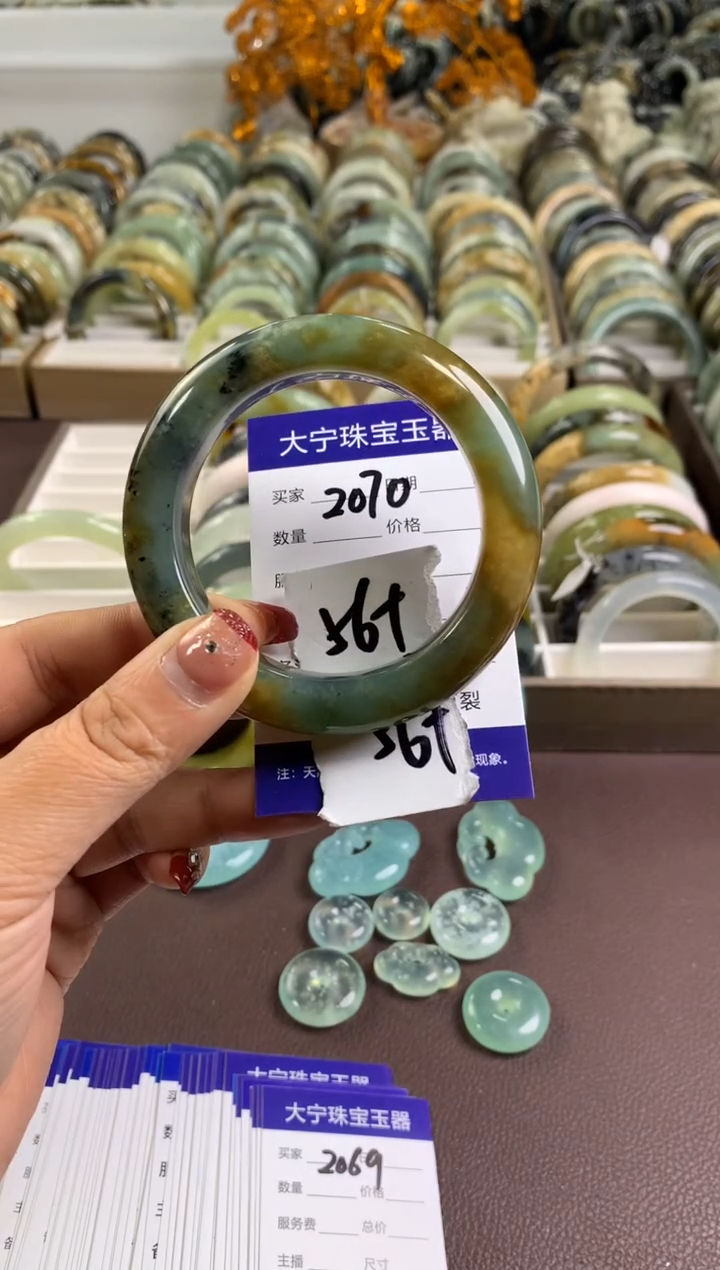 【闪购商品】蛇纹石玉手镯未镶嵌2070