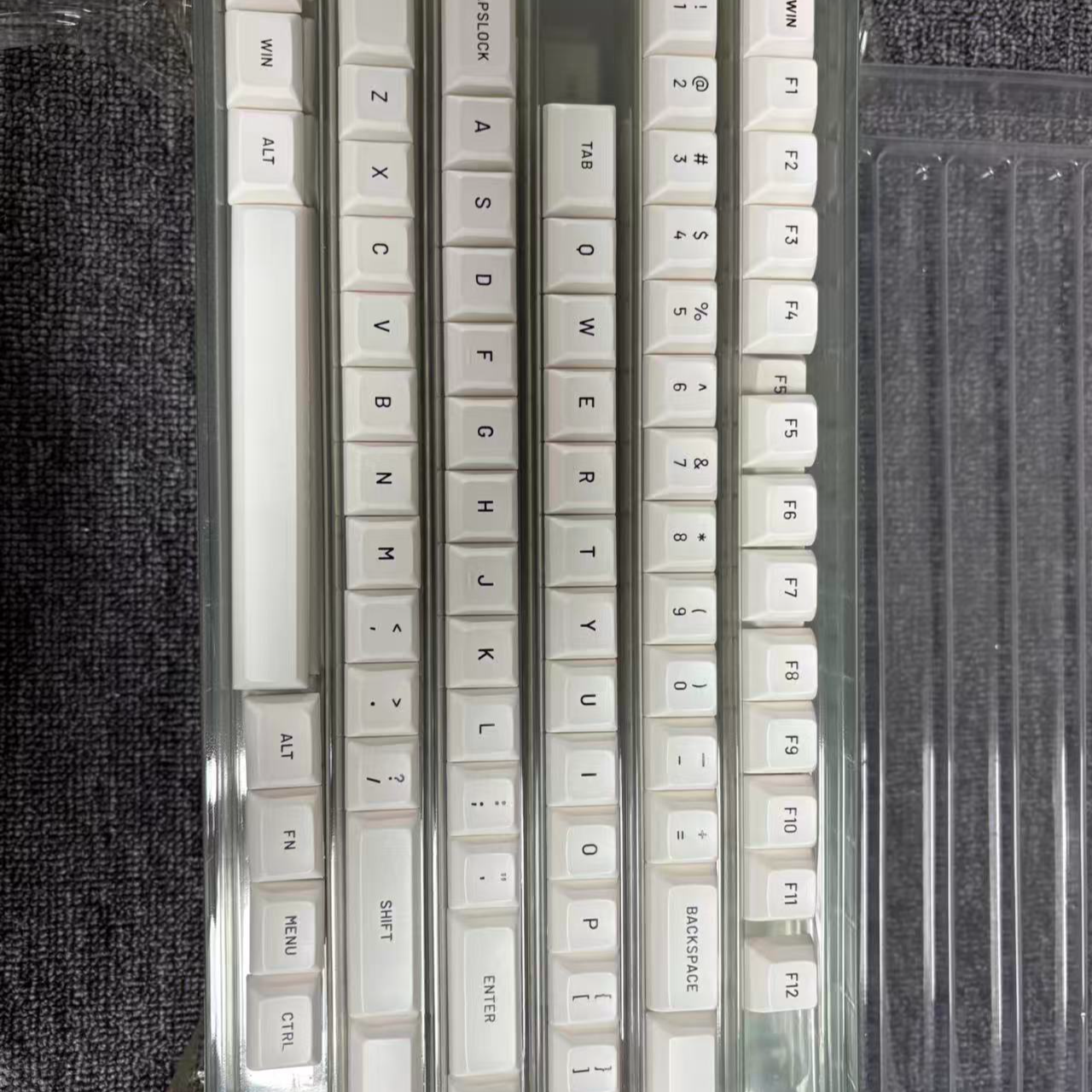 准新品  61键专用全新键盘，颜色随机发一套