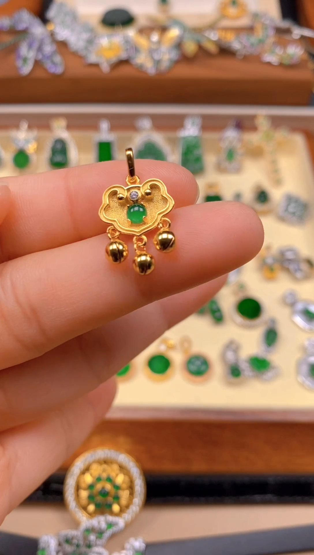 【闪购商品】翡翠吊坠(不含链)银S925镶嵌锁