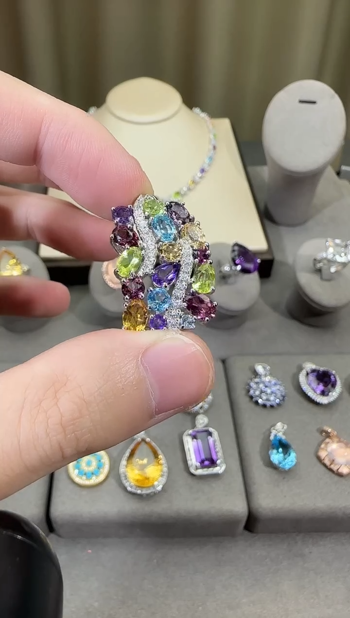 颈饰银S925镶嵌水晶5*7mm多彩宝吊坠设计款