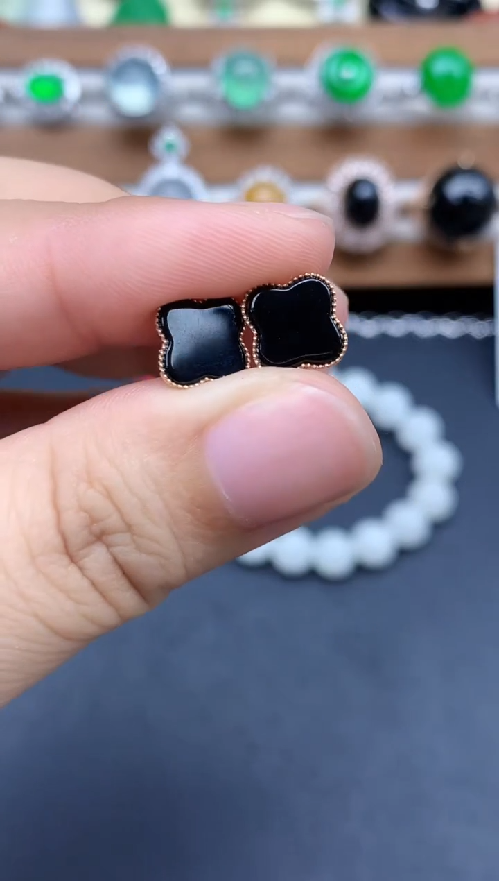 颈饰18K金镶嵌翡翠381-中国好珍宝