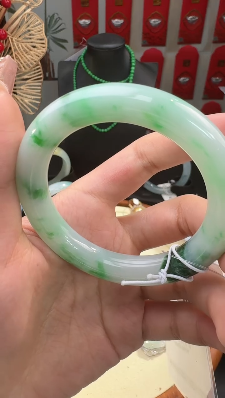 【闪购商品】翡翠手镯未镶嵌手镯