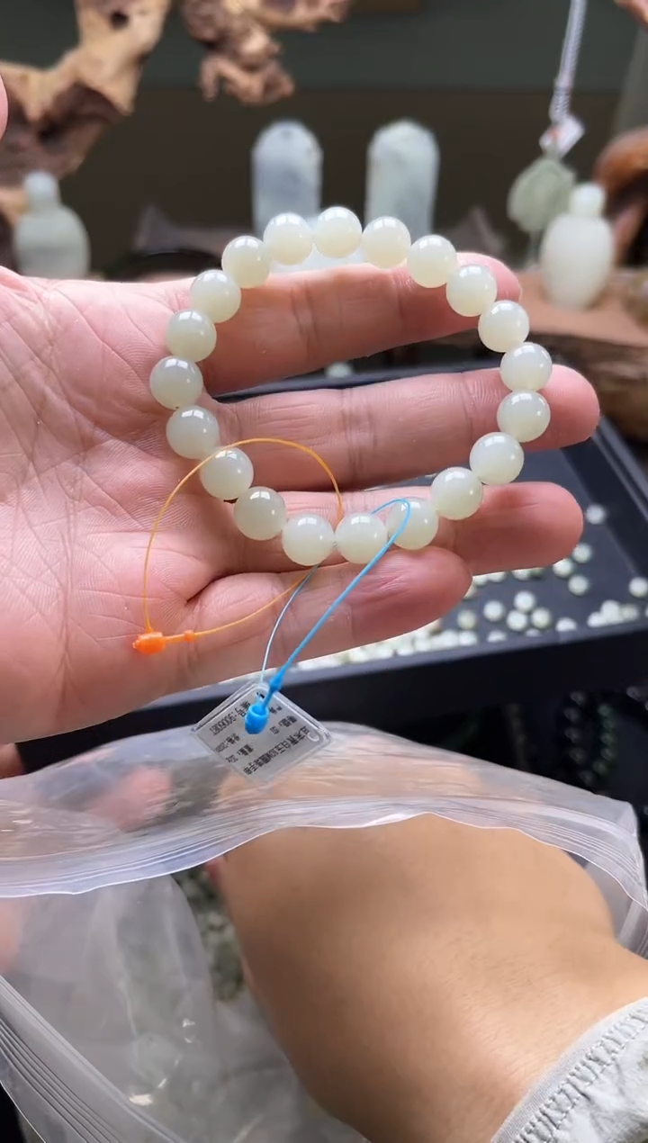 【闪购商品】和田玉手串未镶嵌卡10且末青白 圆珠 9006087