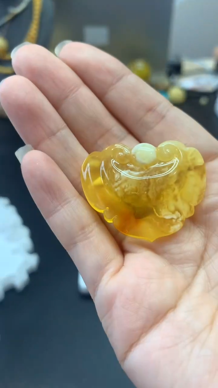 未镶嵌琥珀珠宝奇石1850