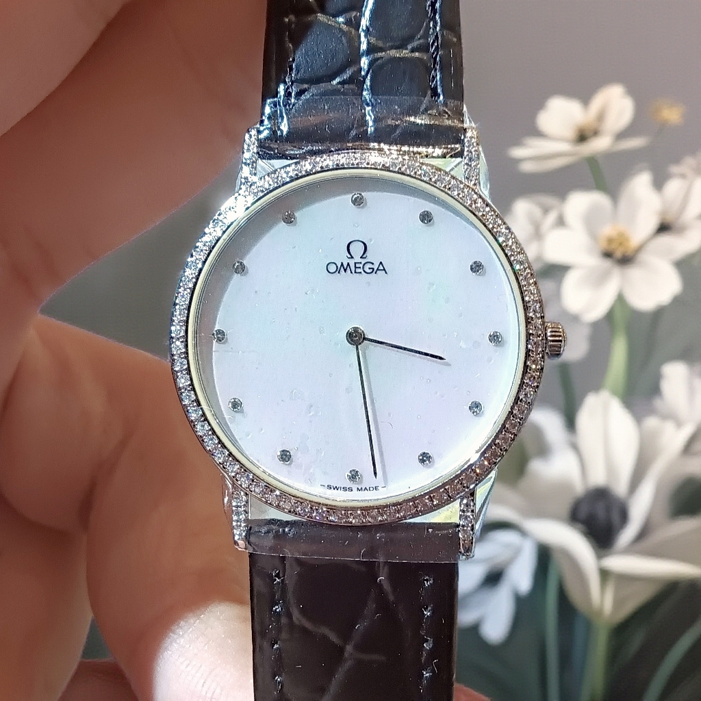 95新 Omega/欧米茄 石英表后镶钻盘/256102397