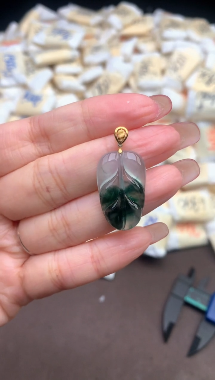 【闪购商品】翡翠挂件18K金镶嵌 —