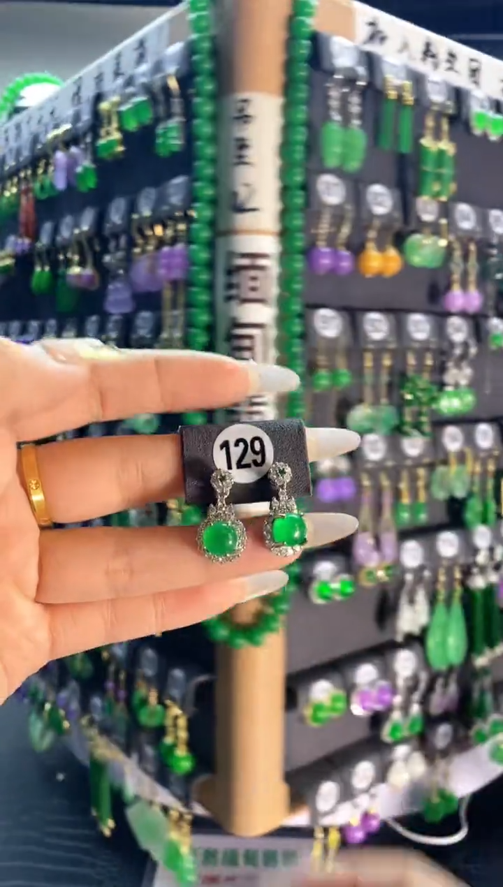 【闪购商品】翡翠耳饰银S925镶嵌129...