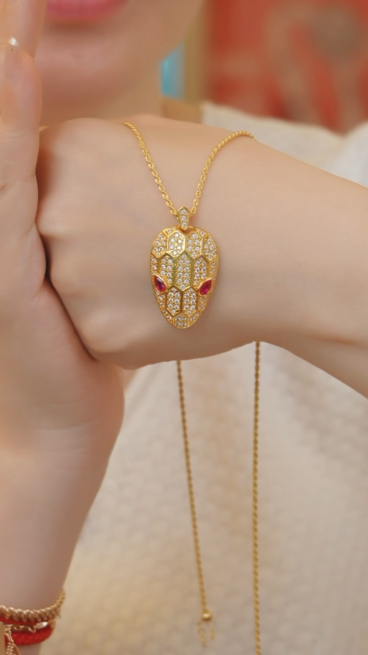 【闪购商品】玛瑙/玉髓项链18K金镶嵌蛇头