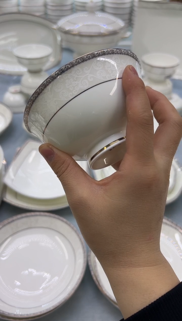 骨瓷玲珑4.5高4个  