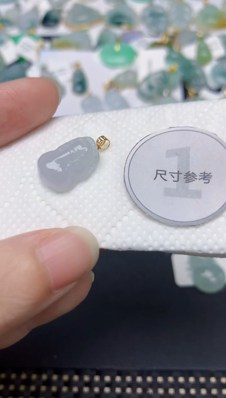 翡翠18K金镶嵌颈饰天然缅甸A货翡翠