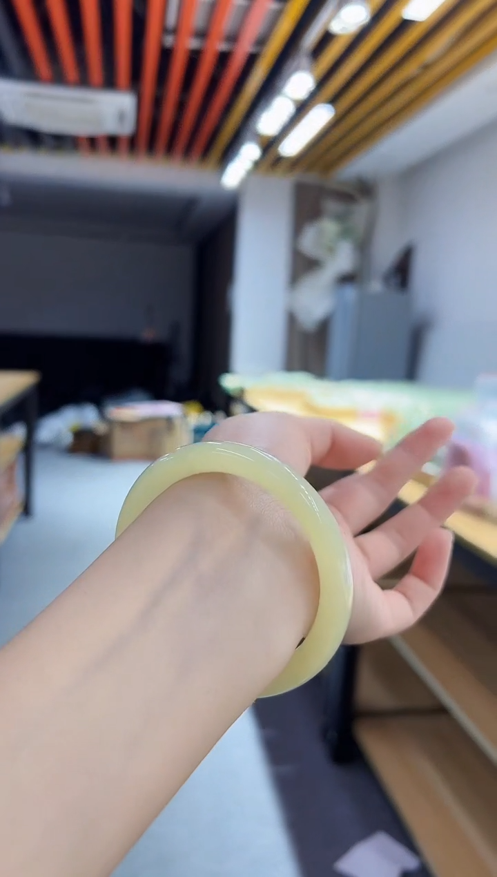 【闪购商品】石英质玉手镯未镶嵌GS0471 青白手镯 62