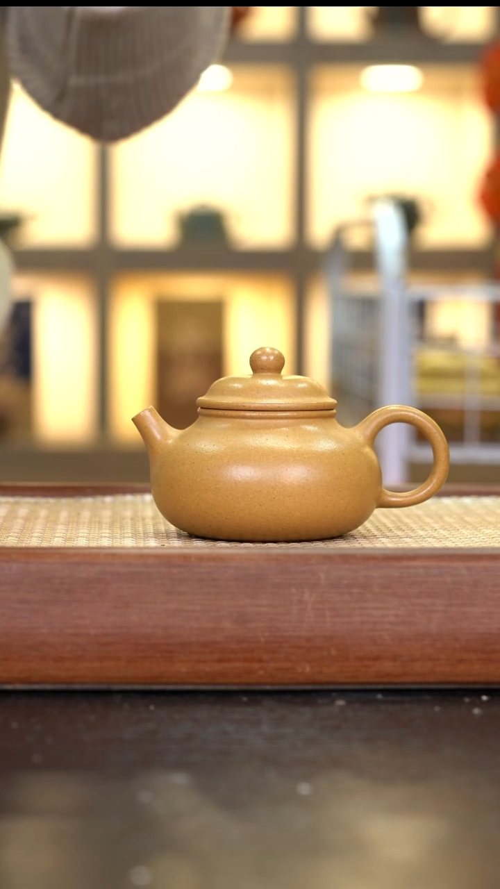 茶壶紫砂  LZX     黄金段   容天    180cc