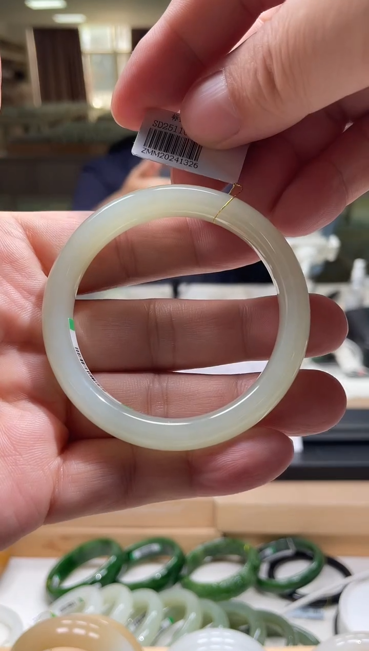 未镶嵌手镯和田玉53-54圈口 1326