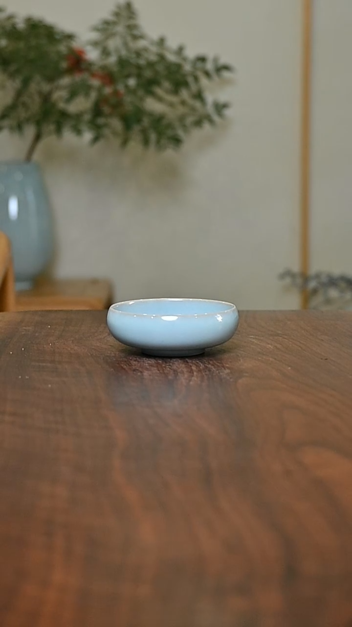 80#禅定杯 天青 微瑕 朱法喜款