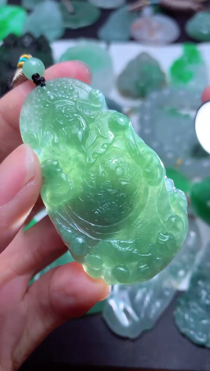 【闪购商品】翡翠颈饰未镶嵌天然翡翠