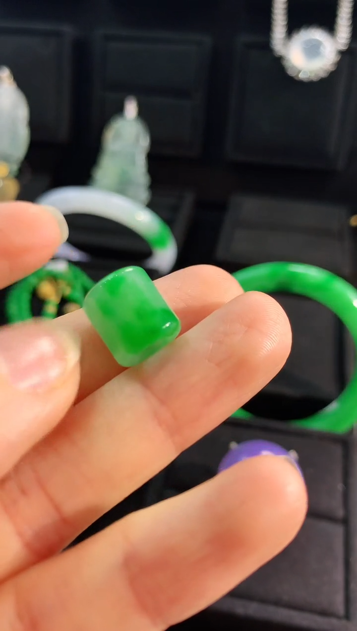 【闪购商品】翡翠吊坠(不含链)未镶嵌吊坠