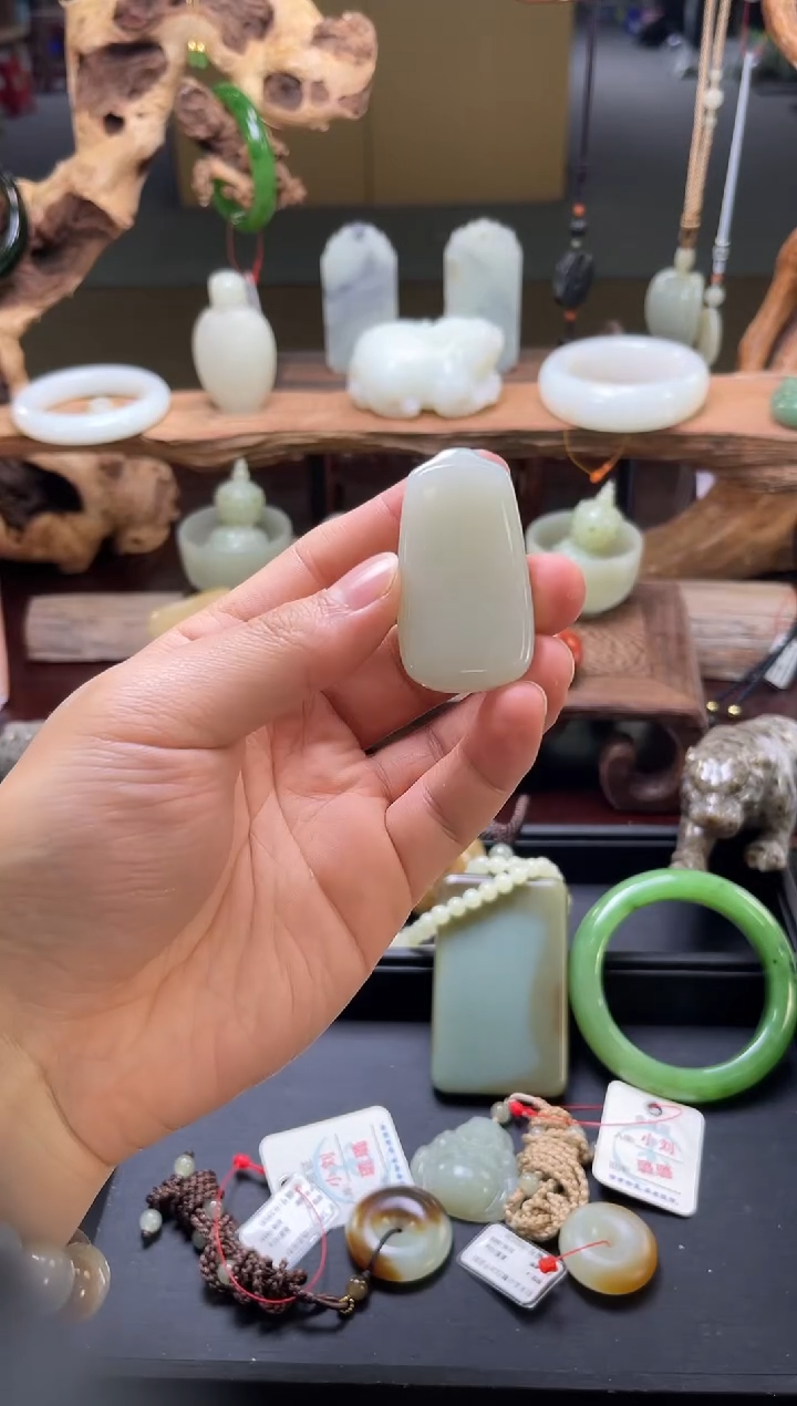 【闪购商品】和田玉吊坠未镶嵌且末迪克兰 无事牌9007088
