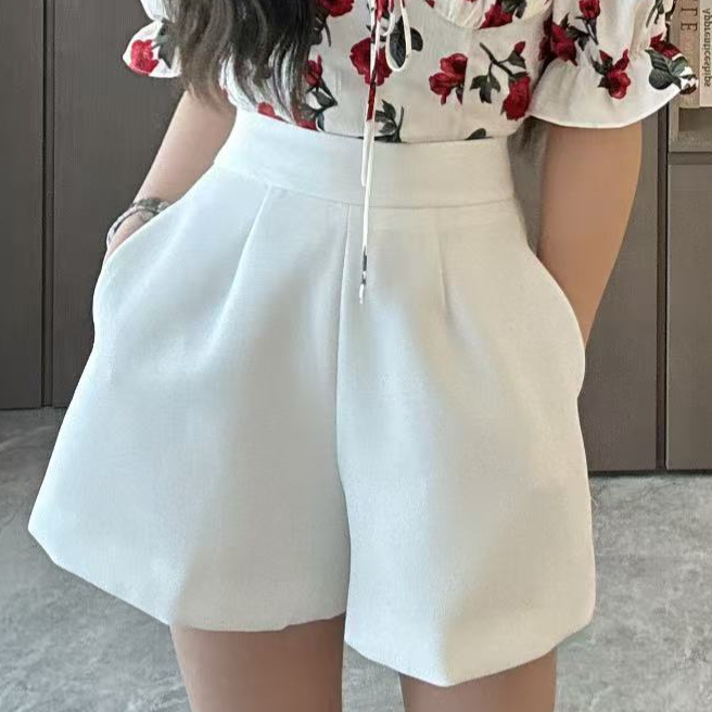 简约时尚百搭显瘦经版高腰短裤 （现货）洋气韩版设计感高腰短裤