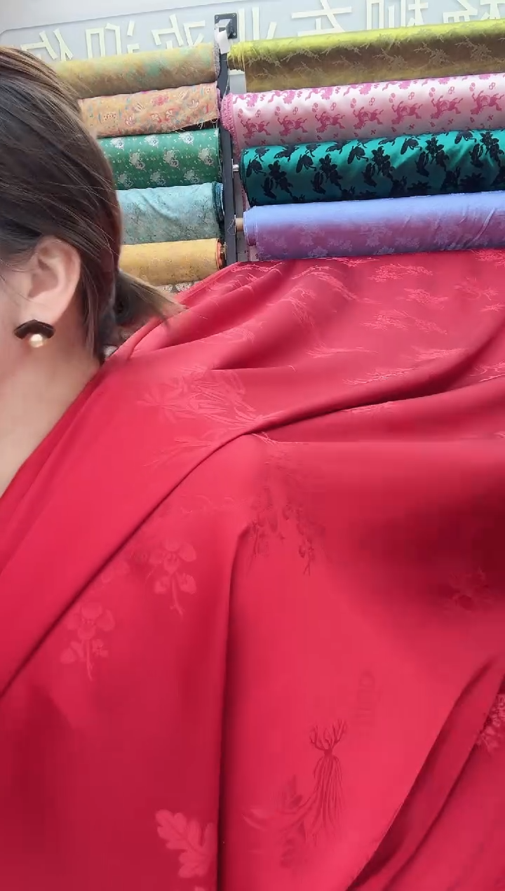 34号红色植物丝提花1.5米 