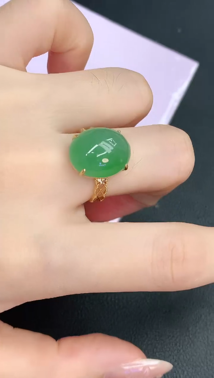 18K金镶嵌戒指翡翠赠礼盒证书 麦麦