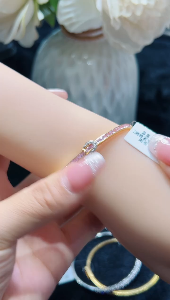 彩色蓝宝石手镯18K金镶嵌·