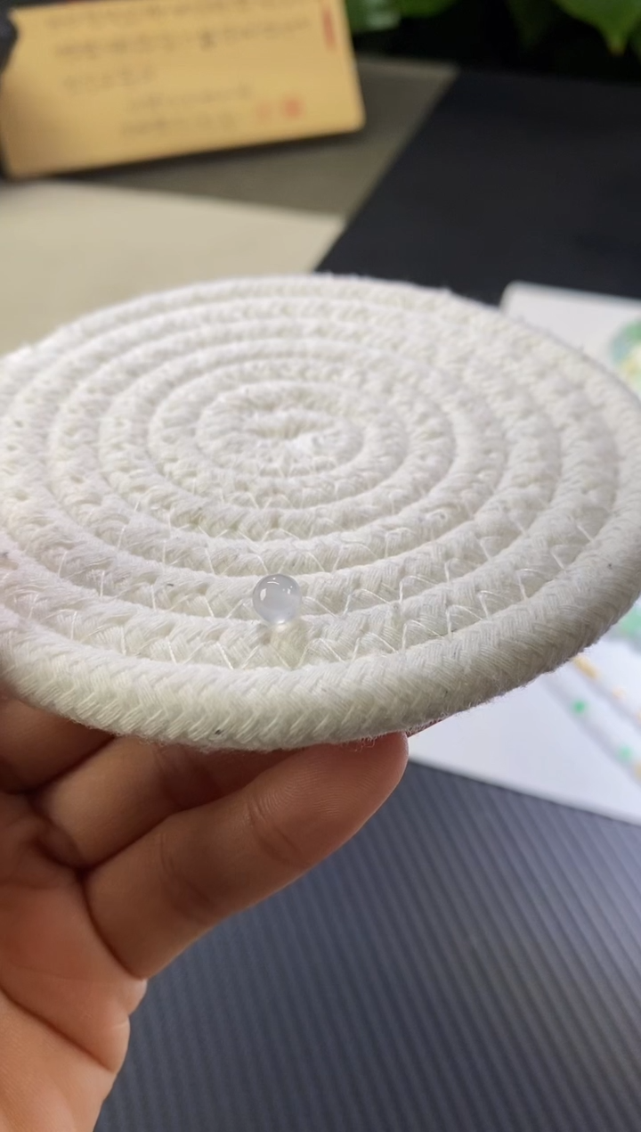 【闪购商品】翡翠挂件未镶嵌买断不退不换一颗白珠子