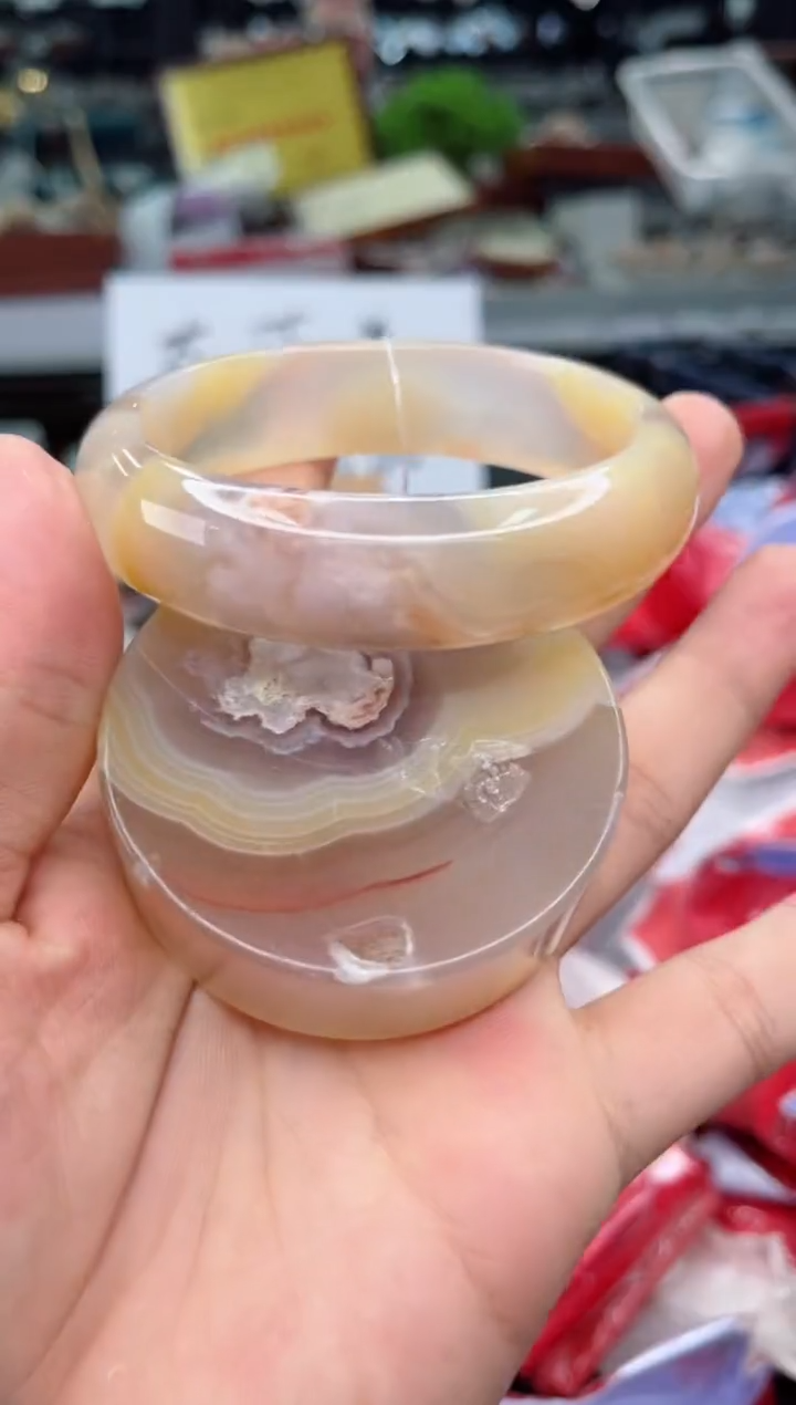 石英质玉未镶嵌手镯61圈口（赠品镯心）3449025