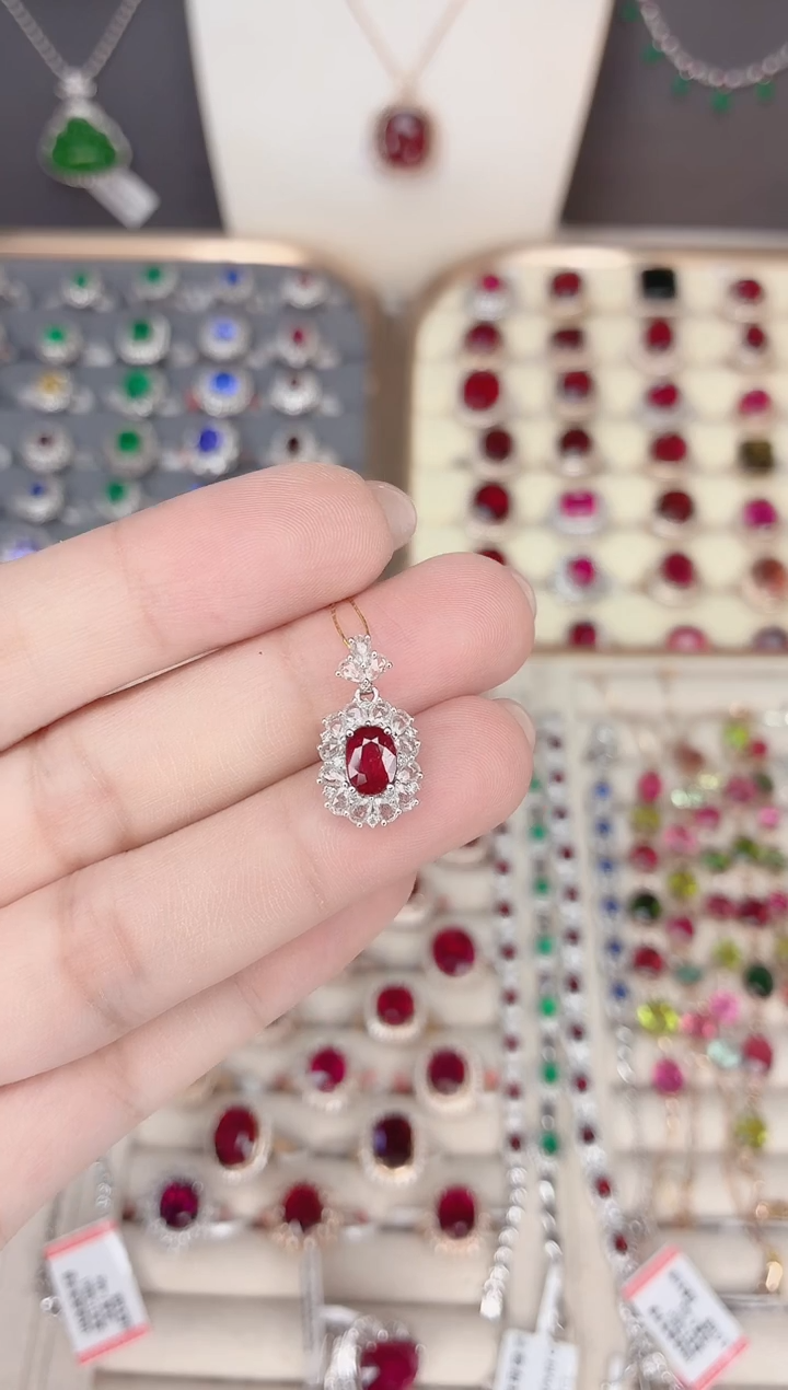 18K金镶嵌红宝石吊坠红宝石豆*1CT