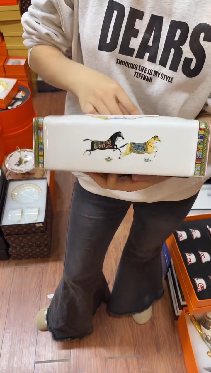 杯鸿辉家品牌瓷器，京东包邮！