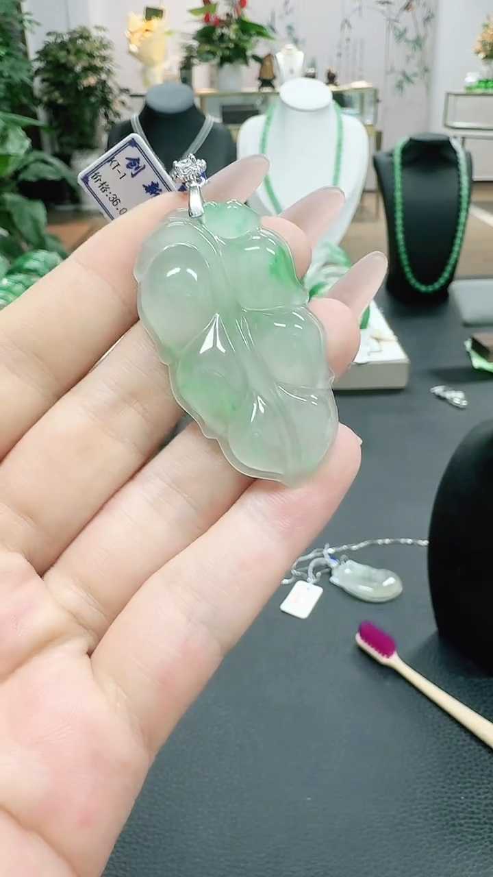 未镶嵌1石英质玉（非洲翠）/6563