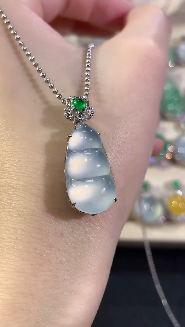 吊坠(不含链)18K金镶嵌翡翠冬日珠宝W28