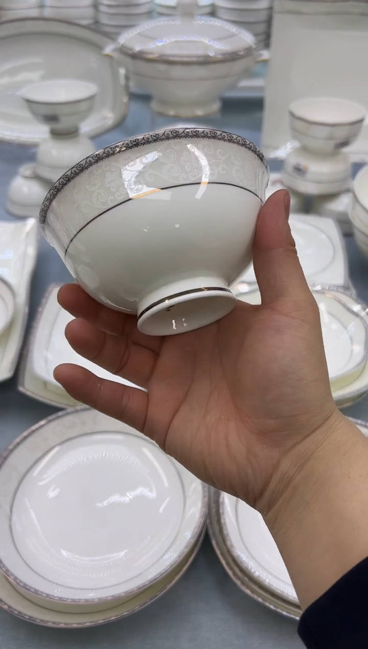 骨瓷玲珑4.5高6个  