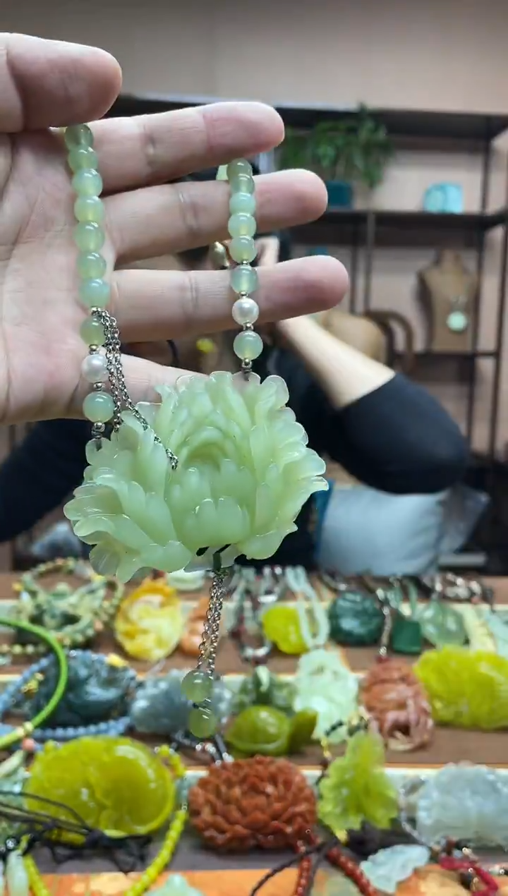 未镶嵌岫玉吊坠·