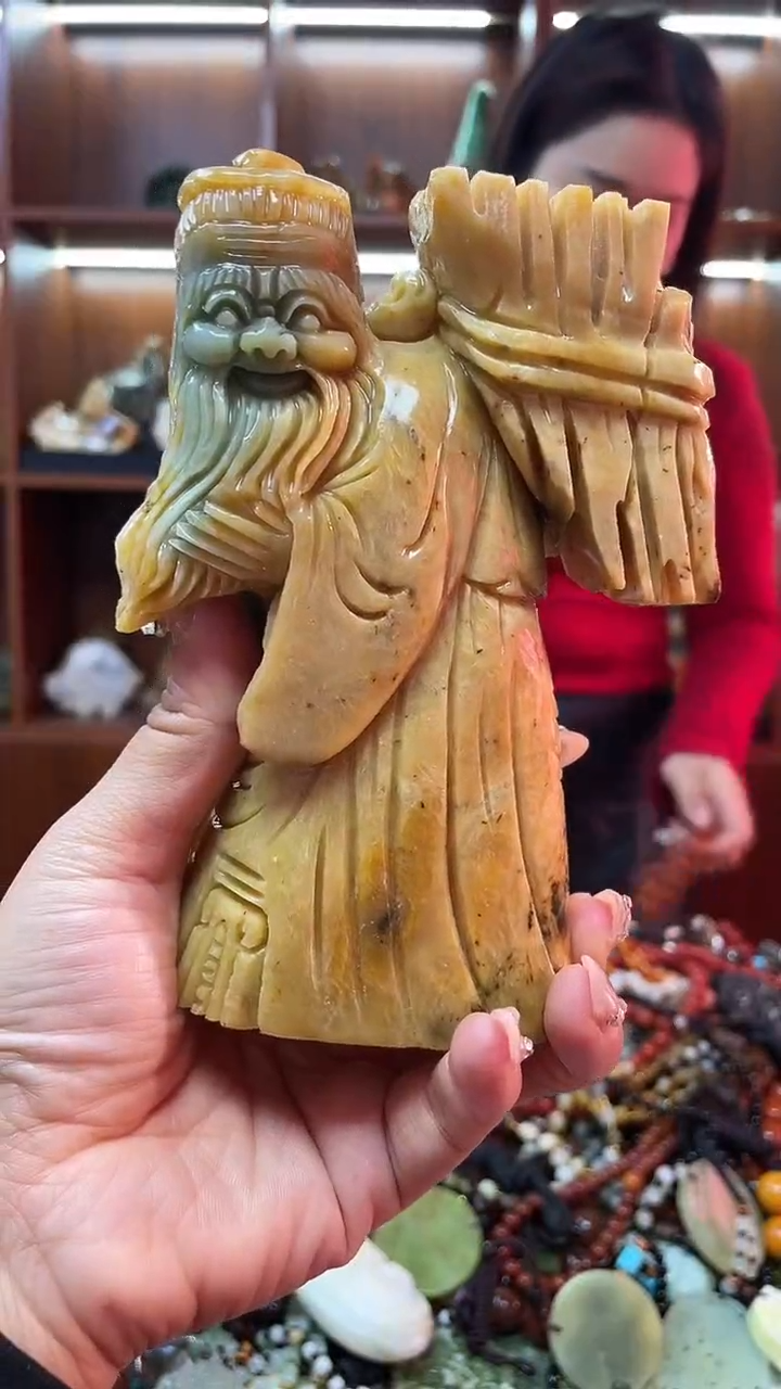 未镶嵌蛇纹石玉摆件    