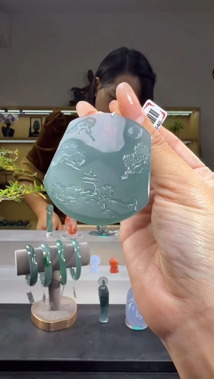 吊坠(不含链)未镶嵌翡翠山水观音（多样性发其一）