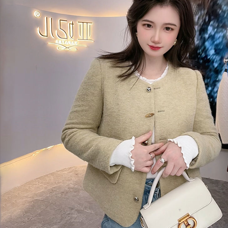 春秋季显瘦减龄款高级外套简约小香风气质无限回购的宝藏单品