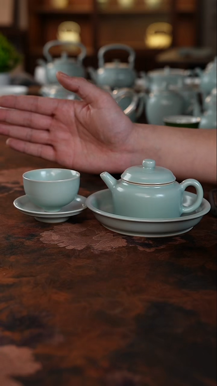 北溪堂德种壶配聆云杯-天青色