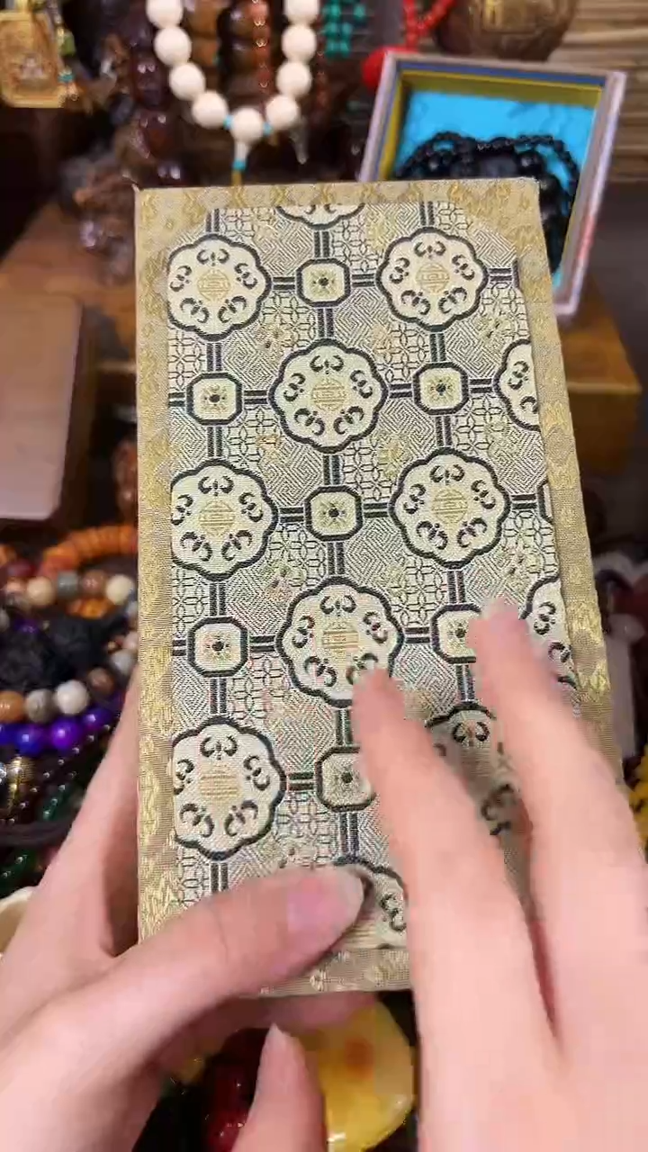 和田玉未镶嵌颈饰..................