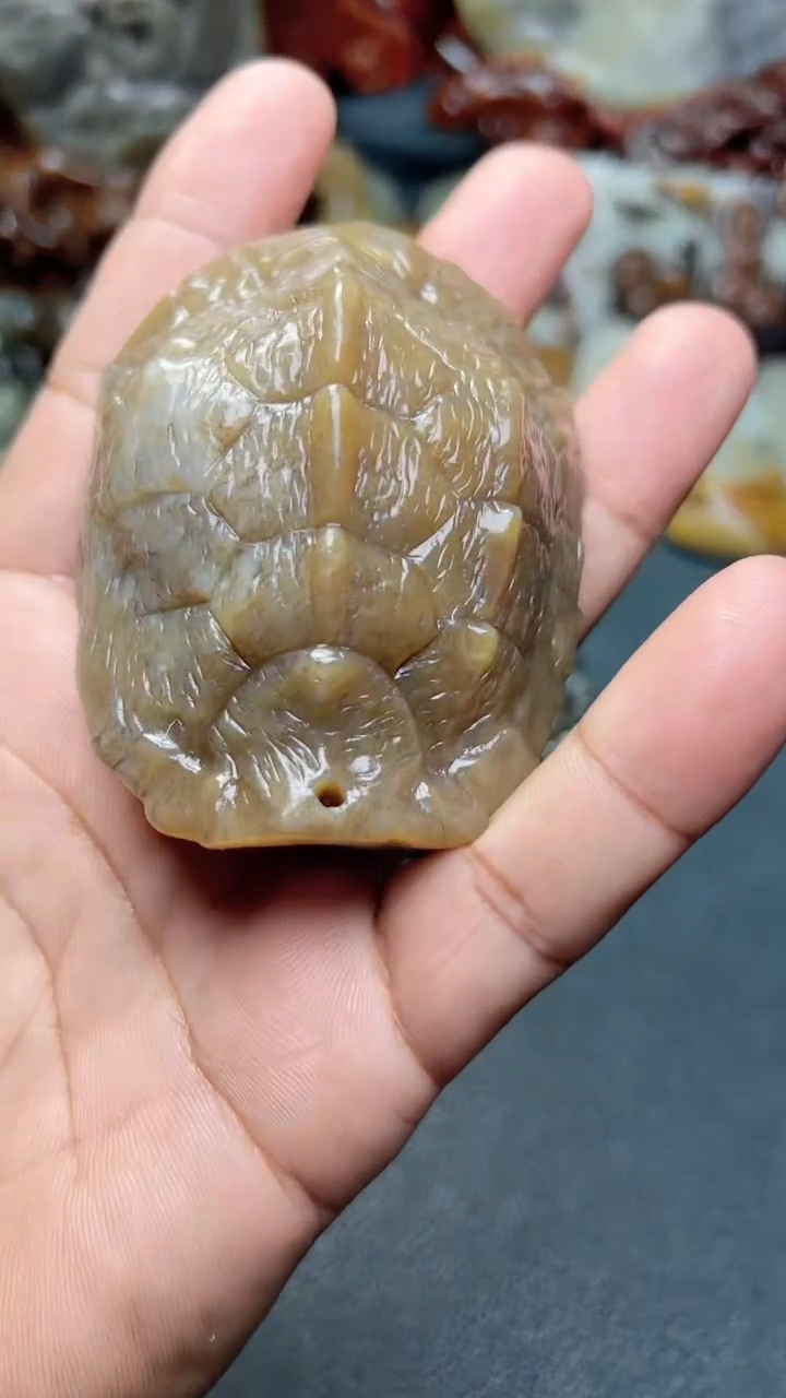 和田玉未镶嵌把件-