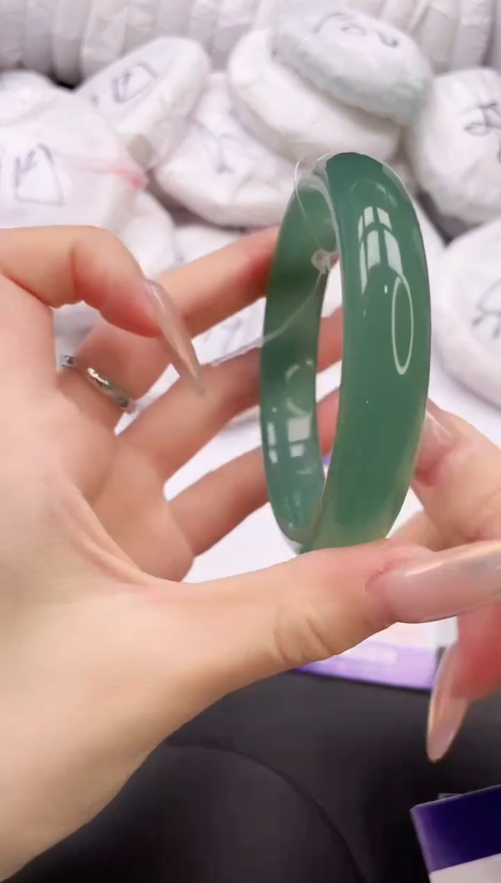 【闪购商品】石英质玉手镯未镶嵌30K285-59