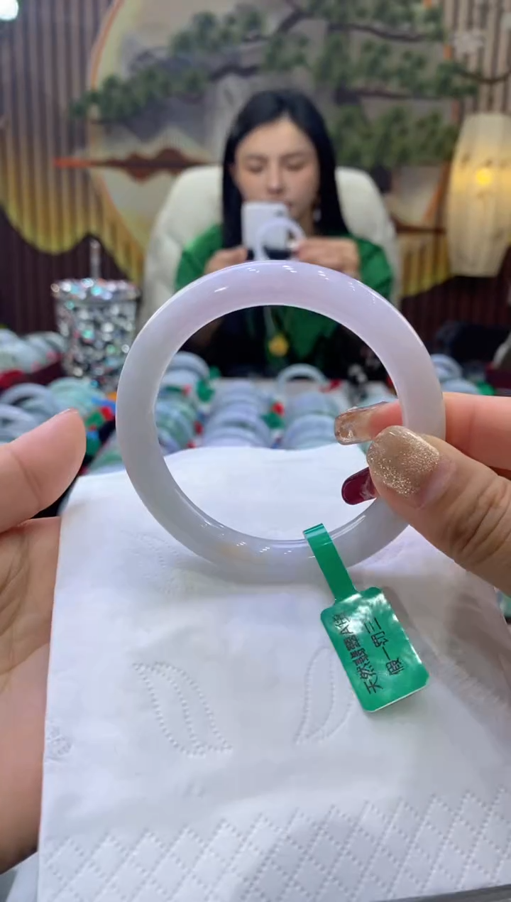 【闪购商品】翡翠手镯未镶嵌多人00848