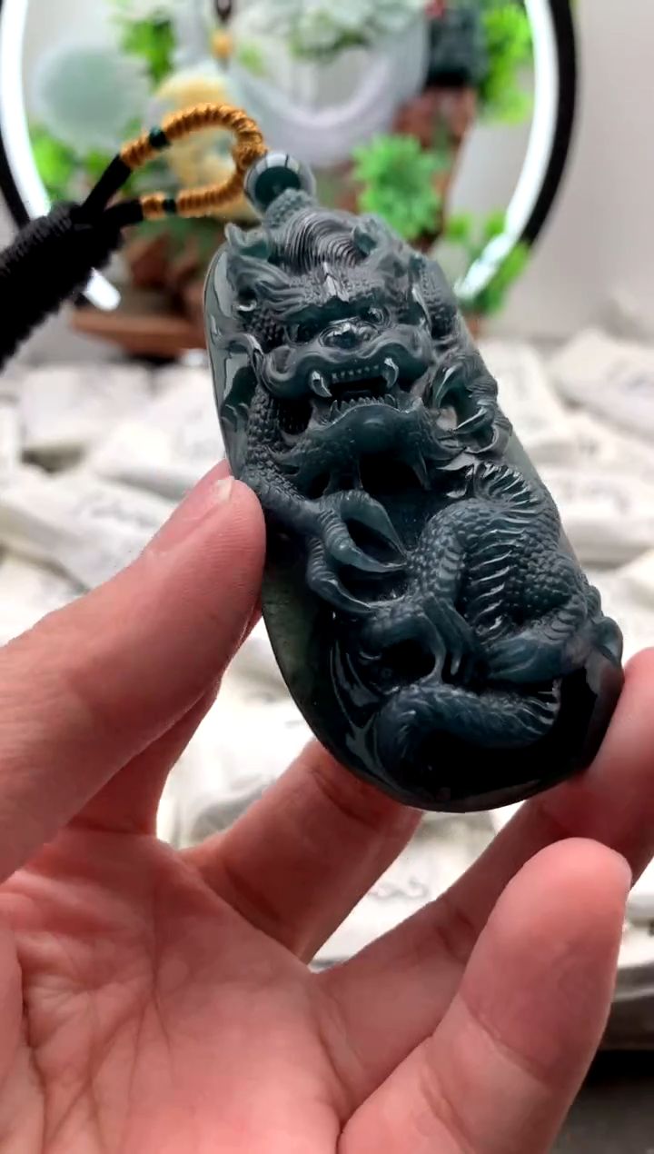 【闪购商品】翡翠颈饰未镶嵌龙牌