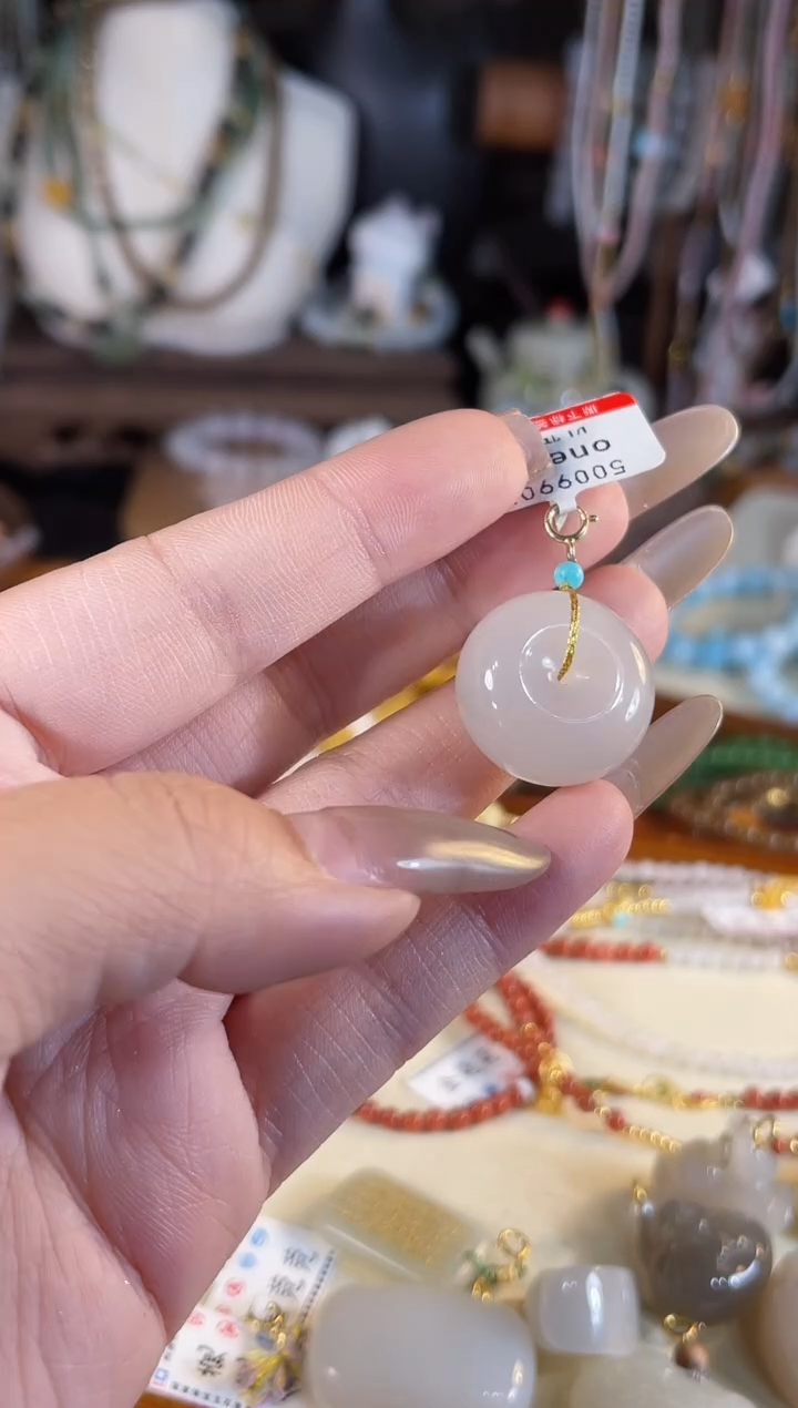 【闪购商品】和田玉吊坠(不含链)银S925镶嵌多样性发货其一