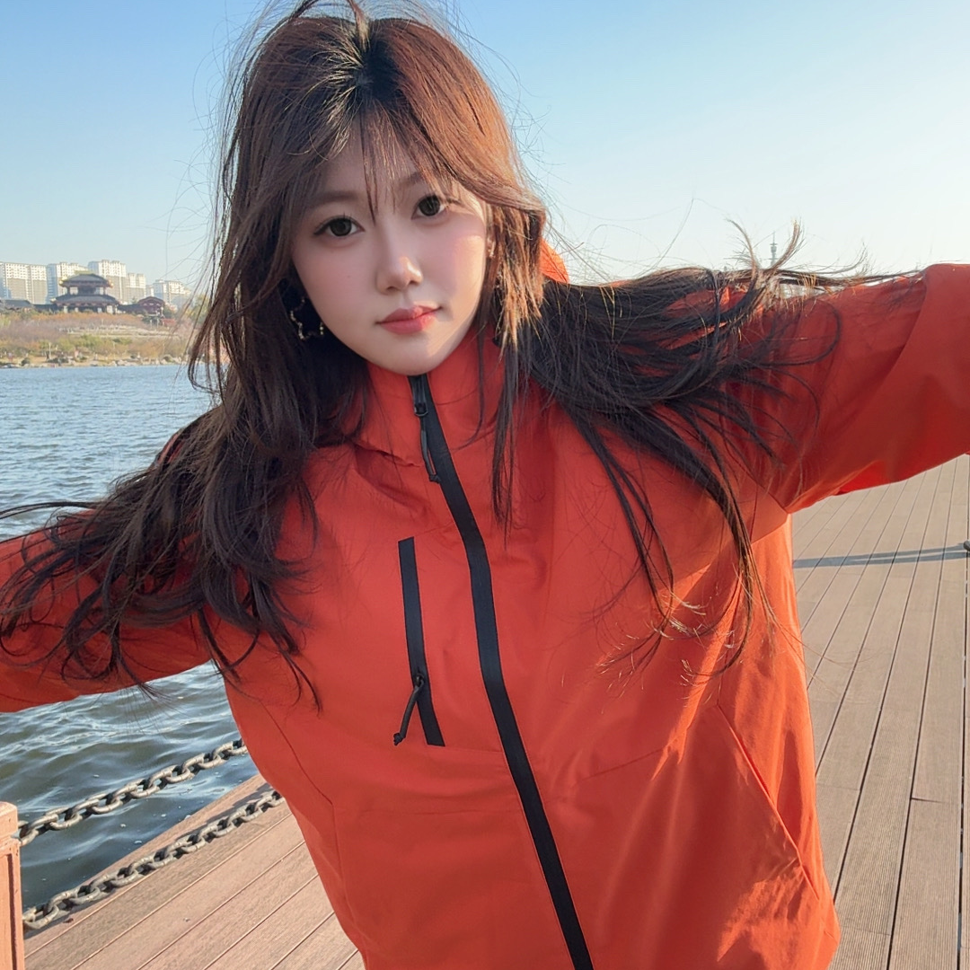 25年新款冲锋衣连帽潮流加厚冬季休闲情侣百搭防风韩版秋冬短款