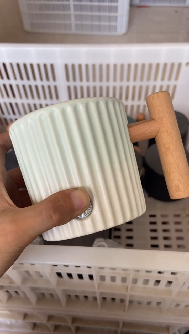 杯无运费险有瑕疵的摄影的产品有使用过的痕迹有点脏介意勿拍