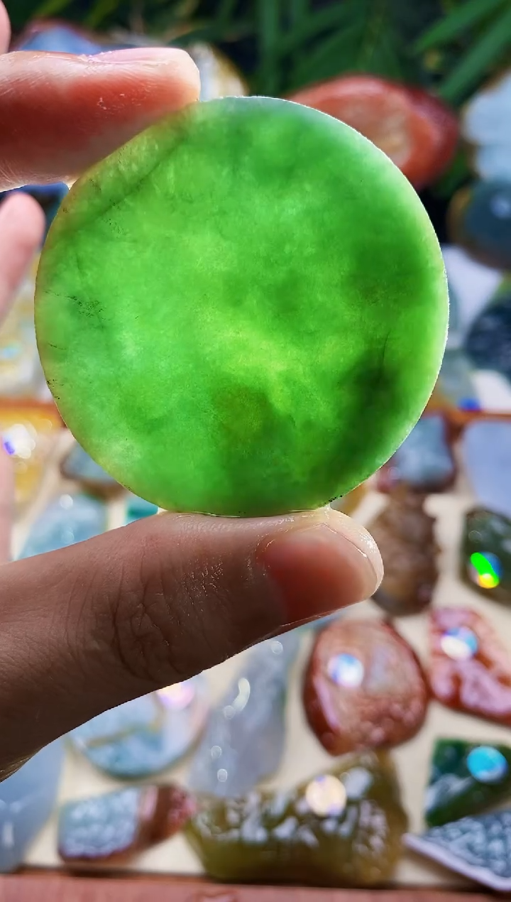 定制翡翠未镶嵌翡翠