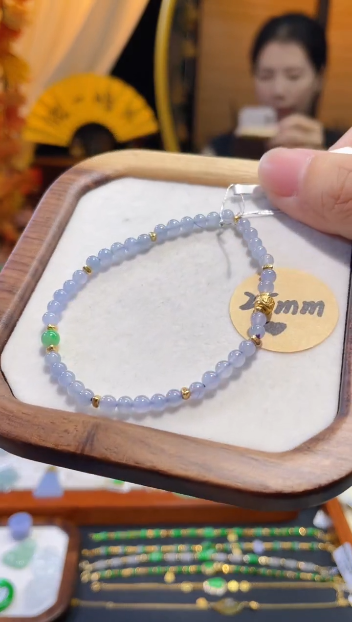 颈饰未镶嵌翡翠手串