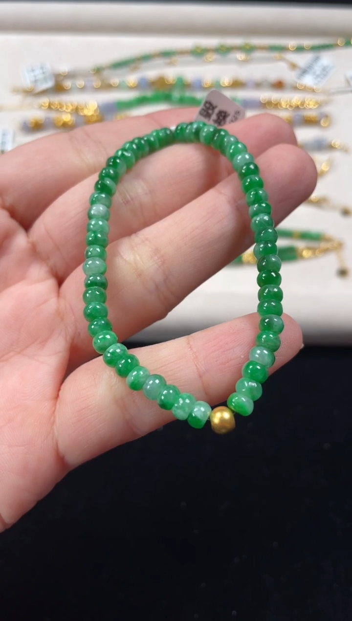 足金镶嵌手串翡翠一条   P388